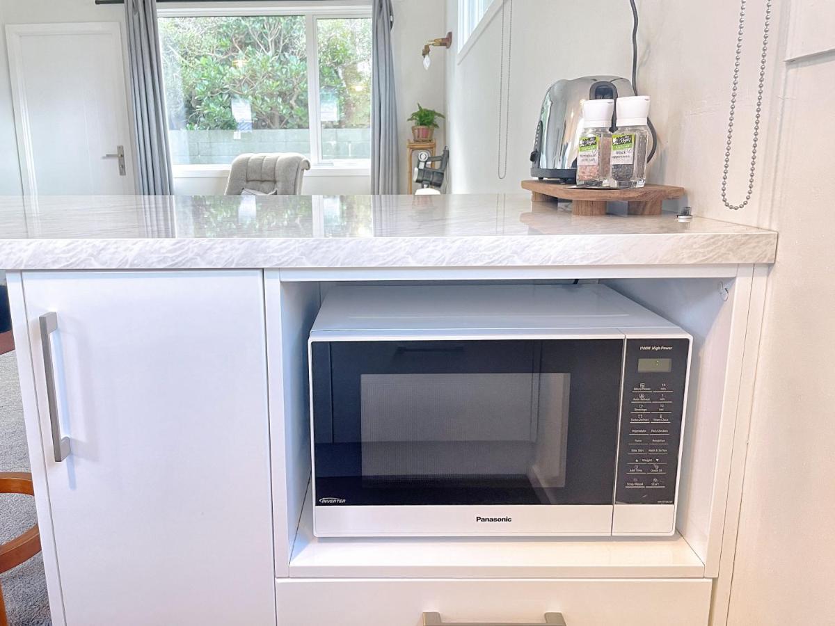 Cozy N Comfortable,5 Mins To Airport Villa Wellington Exterior foto